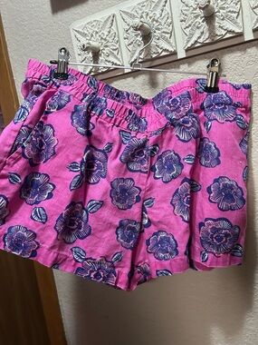 Kut from the Kloth Pink Shorts with Navy Floral Print